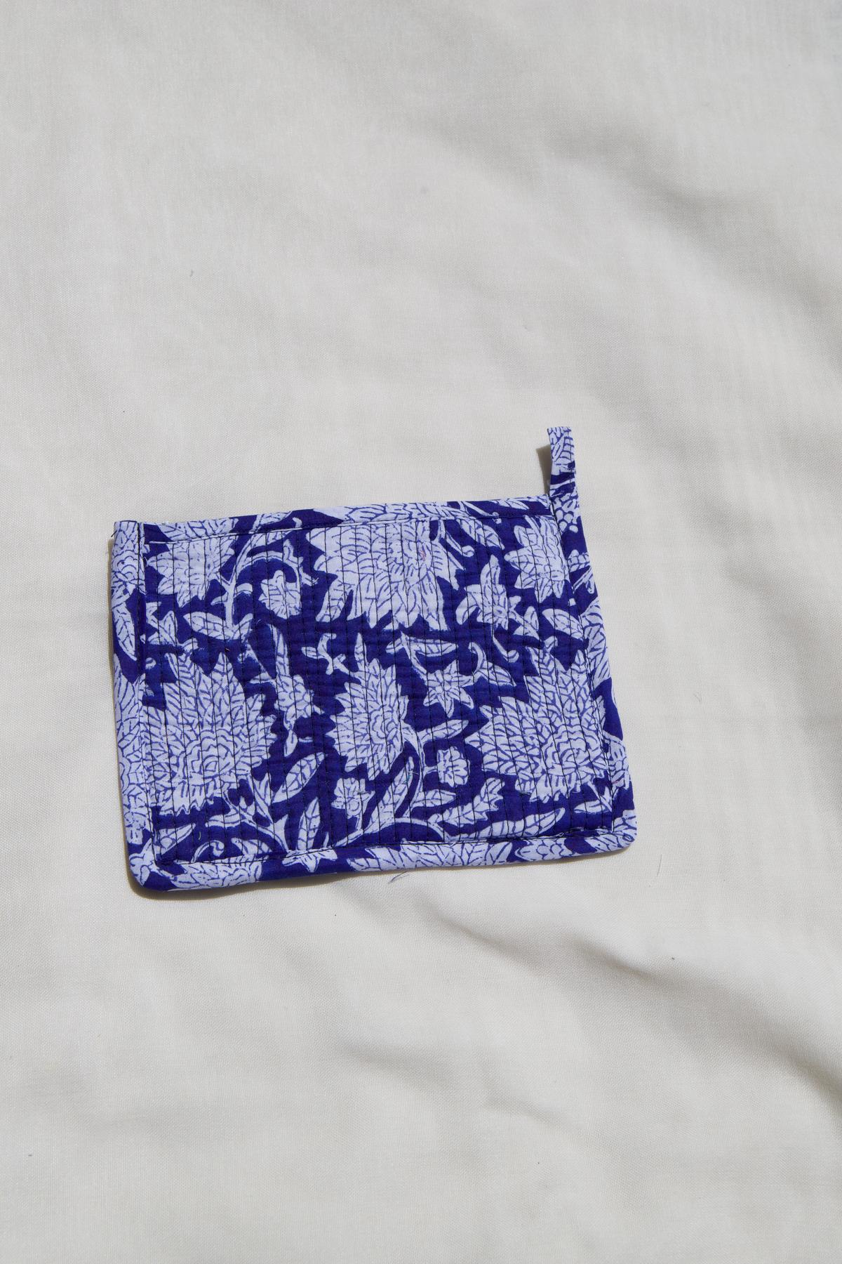 Pochette en coton matelassé bleu