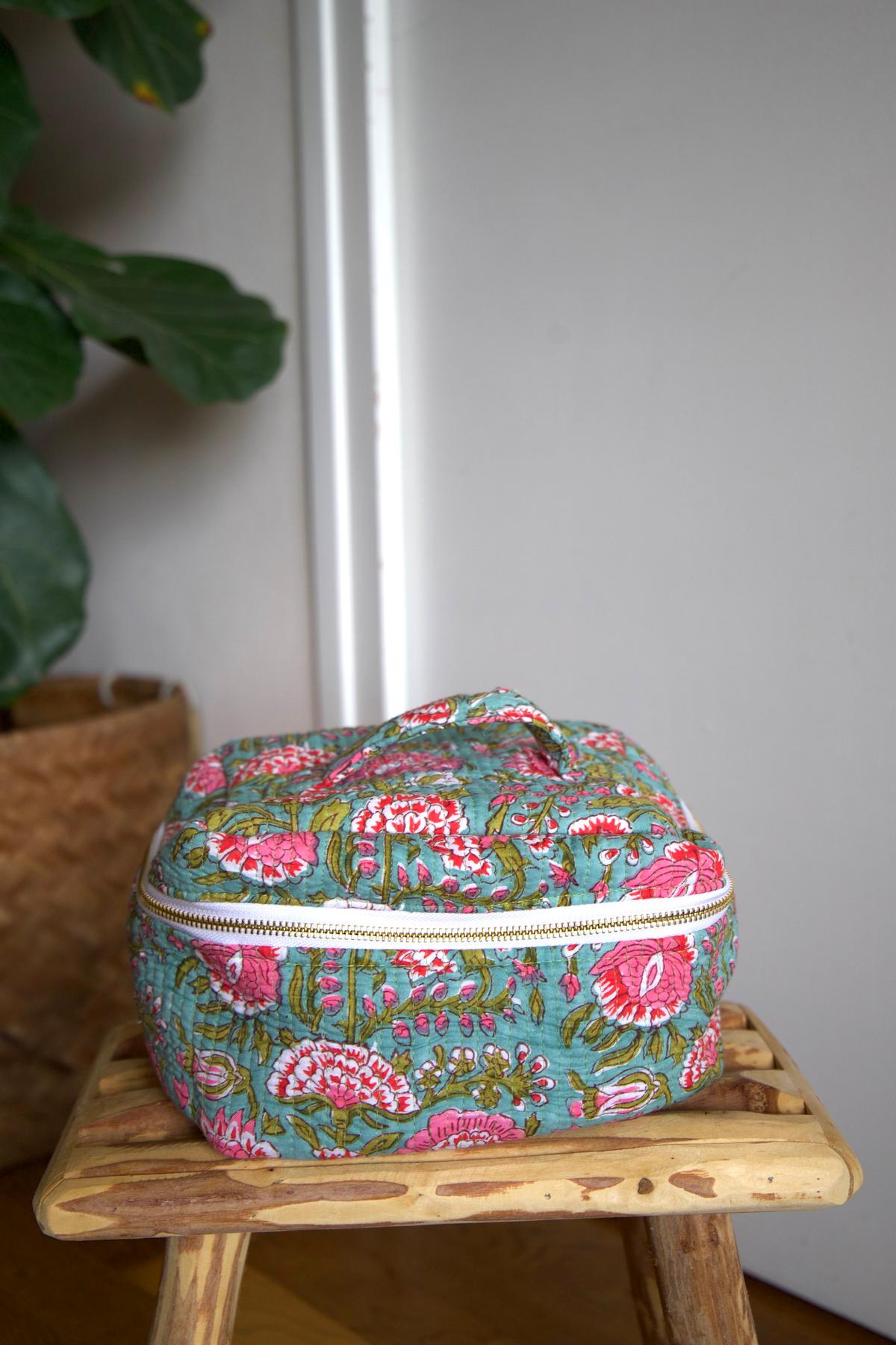 Trousse de toilette type vanity bleu rose vert