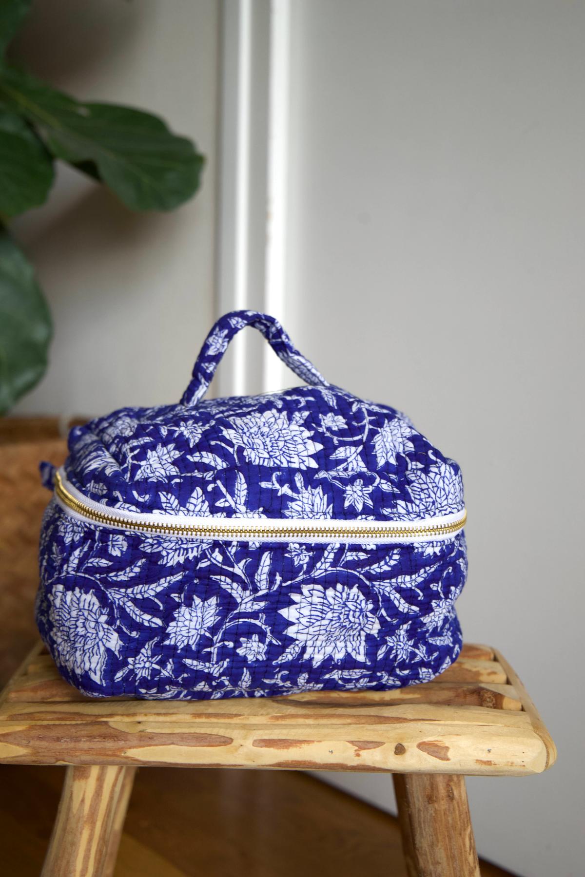 Trousse de toilette type vanity bleu
