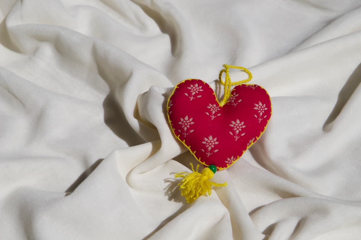 Coeur en coton à suspendre