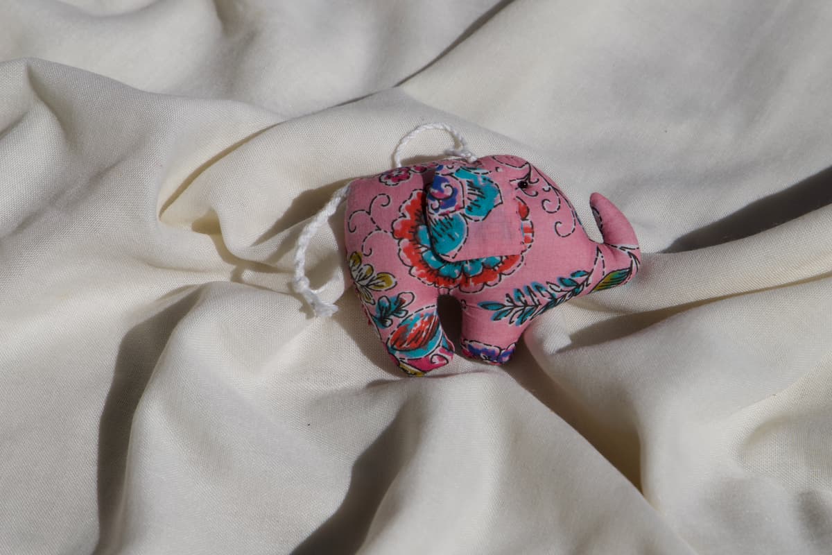 Elephant en coton à suspendre