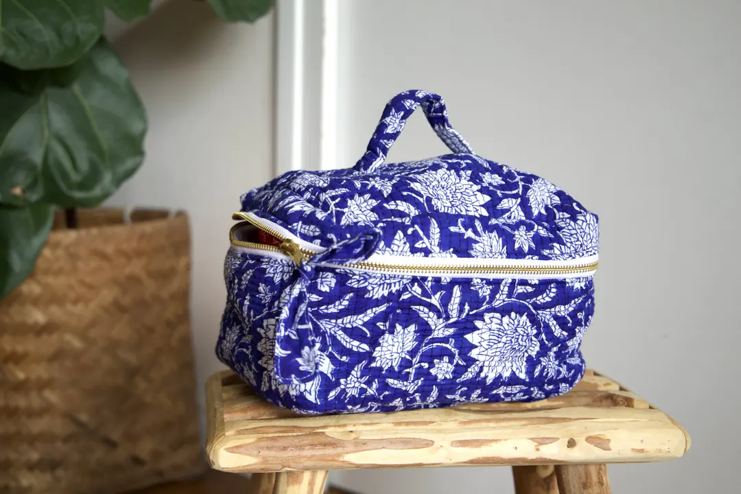 Trousse de toilette type vanity motif Neelam