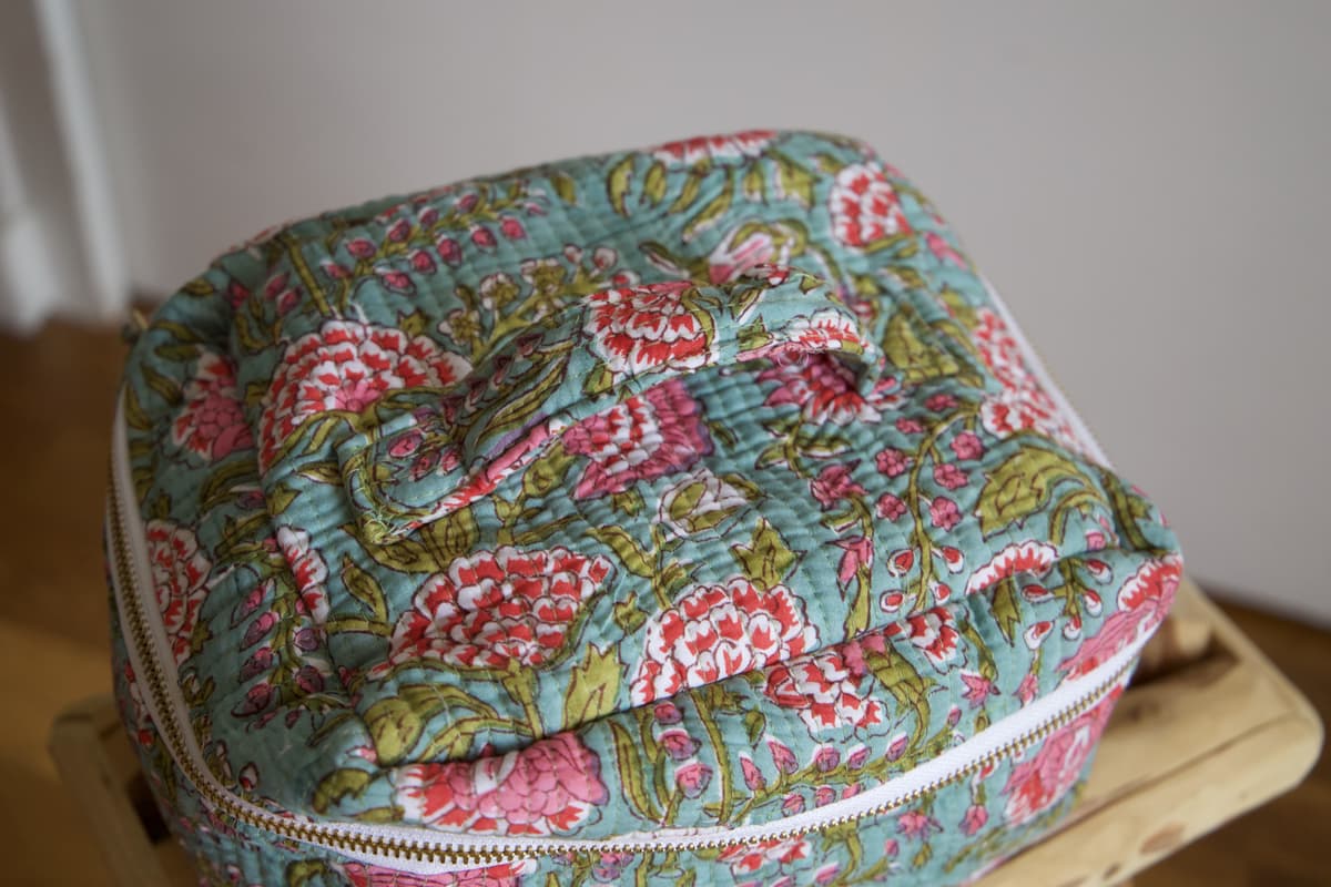 Trousse de toilette type vanity bleu rose vert