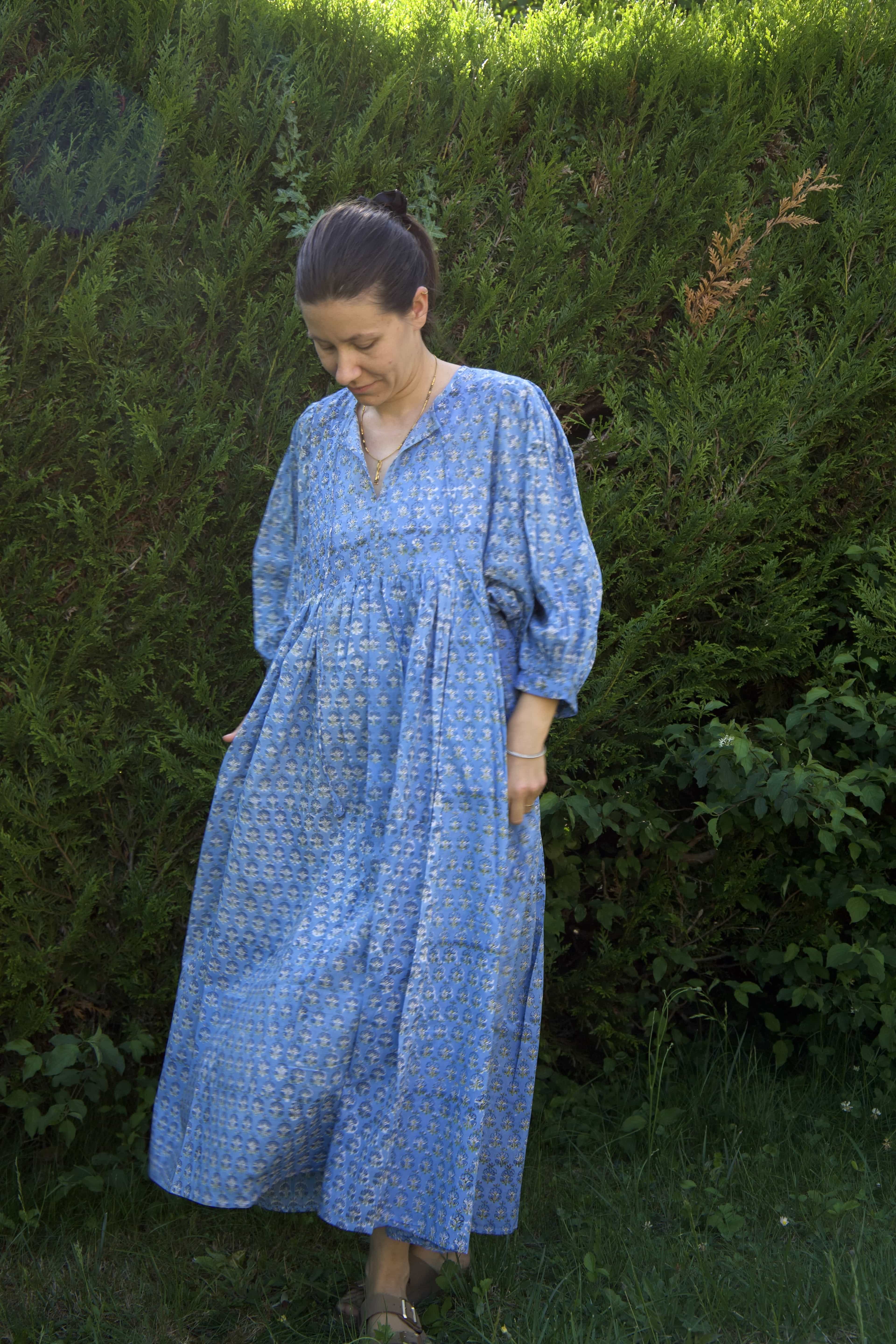 Robe longue bleu petites fleurs en coton