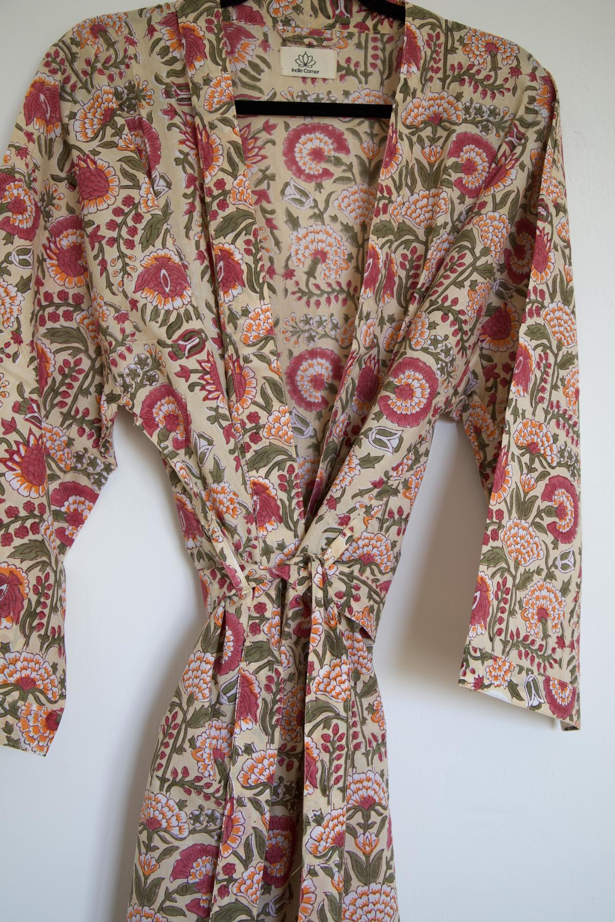Kimono en coton beige à fleurs