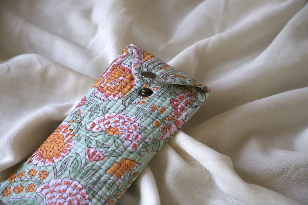 Etui à lunette en coton matelassé jaune et vert