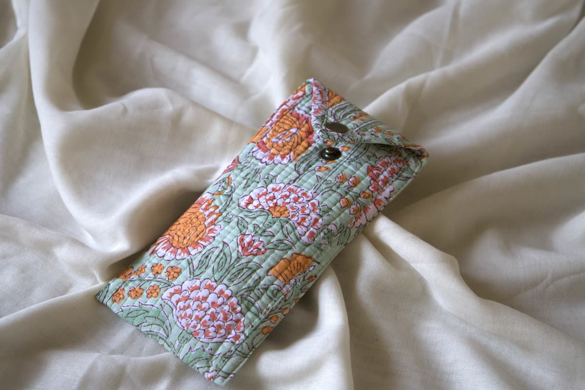 Etui à lunette en coton matelassé jaune et vert