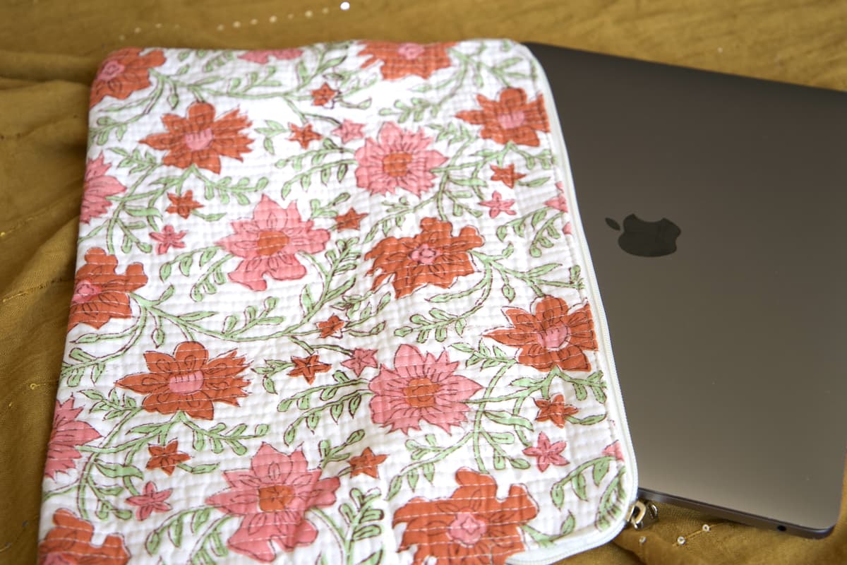 Housse ordinateur fleurs orange
