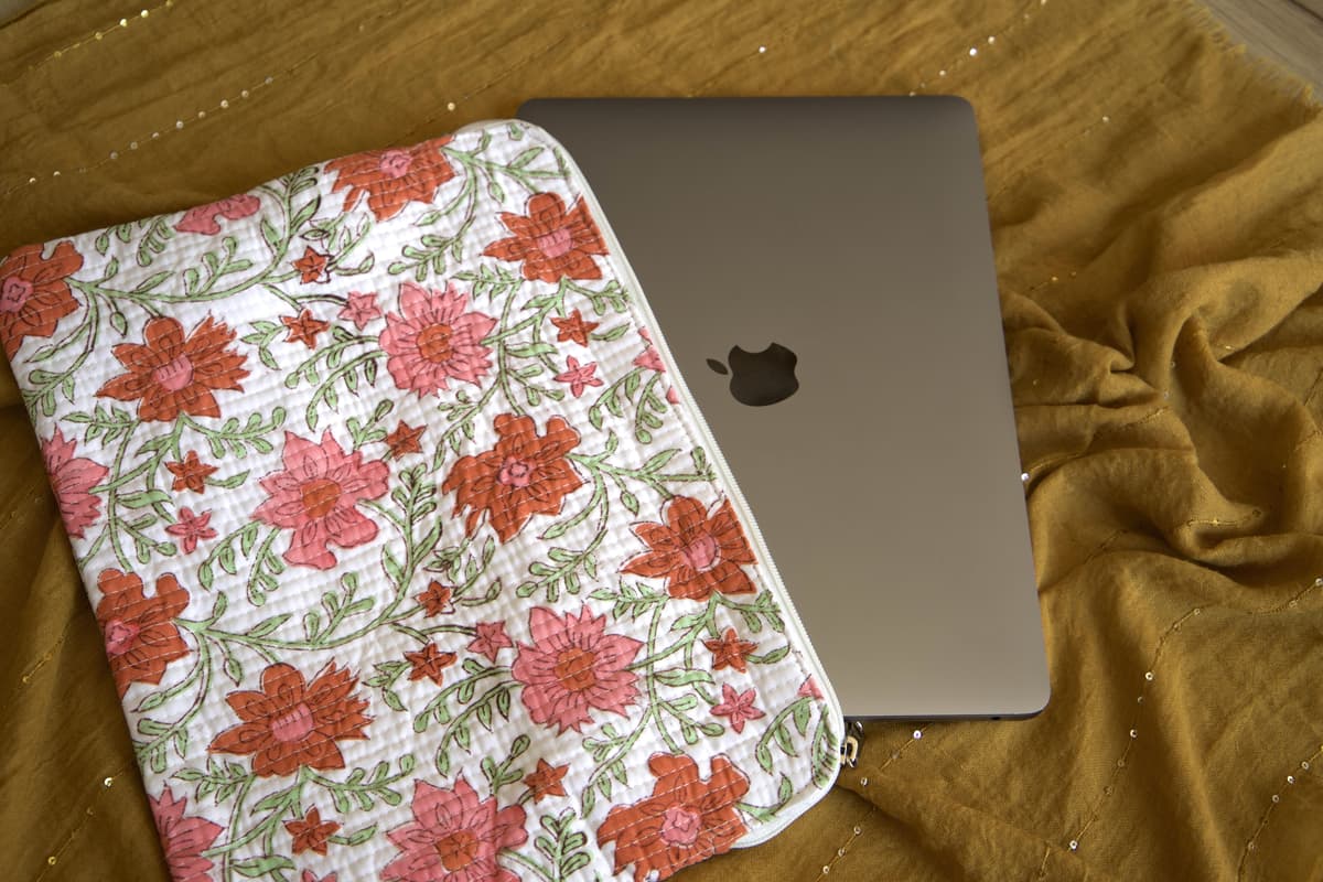 Housse ordinateur fleurs orange