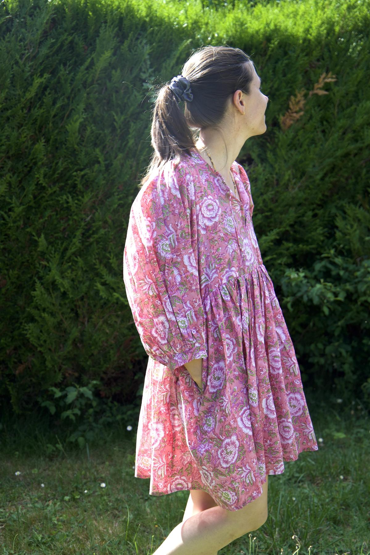 Robe rose courte en coton