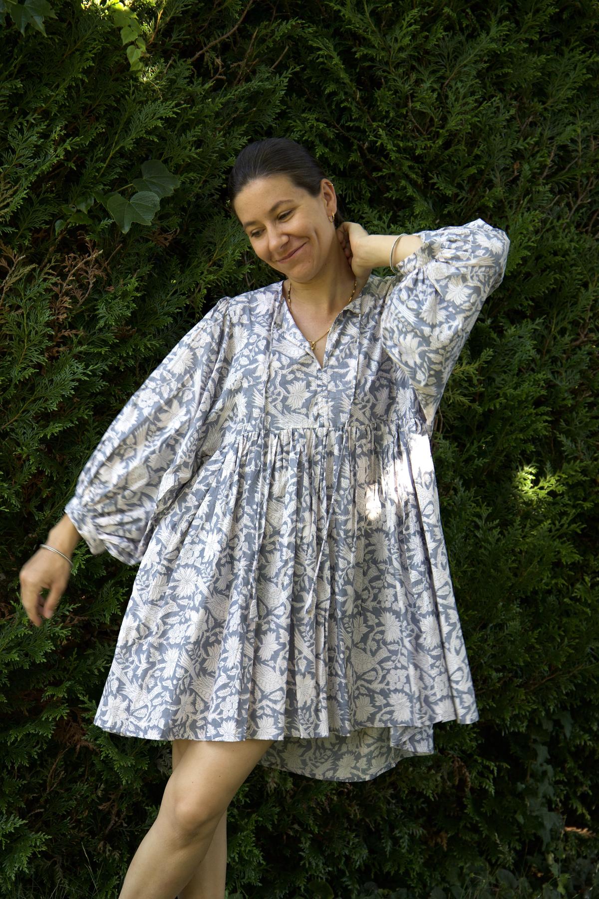 Robe grise courte en coton