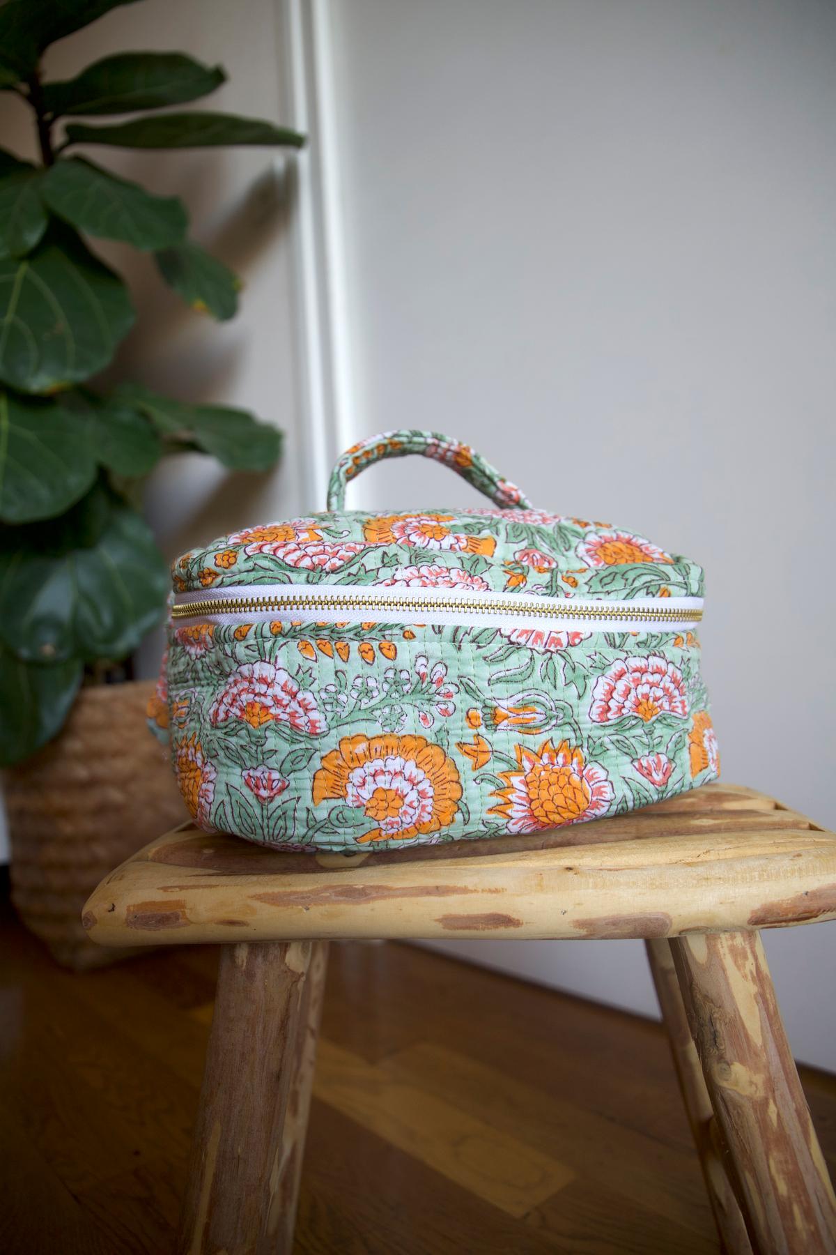 Trousse de toilette type vanity jaune et vert